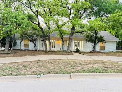 Over 2,600SF Single Story Home with 4 Bedrooms, 3 Bathrooms, 2 on Lake Arlington Golf Course in Texas - for sale on GolfHomes.com, golf home, golf lot