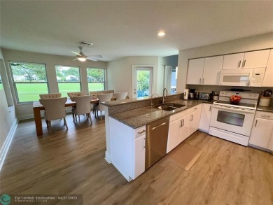 Prime Broken Sound Country Club Residence!
Elegant 3+ bedroom on Broken Sound Golf and Club  in Florida - for sale on GolfHomes.com, golf home, golf lot