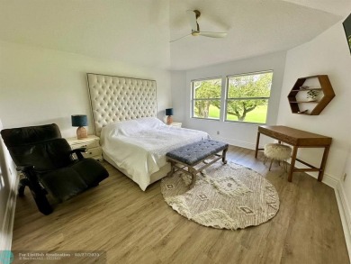 Prime Broken Sound Country Club Residence!
Elegant 3+ bedroom on Broken Sound Golf and Club  in Florida - for sale on GolfHomes.com, golf home, golf lot