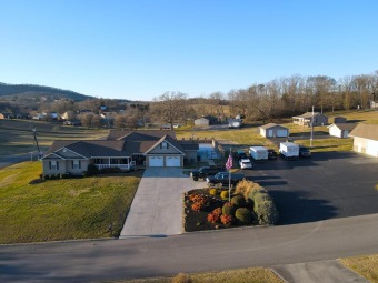 Exceptional well-built Ranch Style home w/ 3BR/6BA, Bonus Rm on Smoky Mountain Country Club in Tennessee - for sale on GolfHomes.com, golf home, golf lot