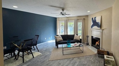 Highly upgraded unit with an ensuite bath for each bedroom plus on Stevens Park Golf Course in Texas - for sale on GolfHomes.com, golf home, golf lot