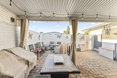 This beautifully maintained 2-bedroom, 2-bath home in Sun City on Sun City-Willow Creek / Willow Brook  in Arizona - for sale on GolfHomes.com, golf home, golf lot