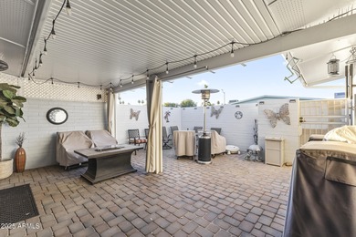 This beautifully maintained 2-bedroom, 2-bath home in Sun City on Sun City-Willow Creek / Willow Brook  in Arizona - for sale on GolfHomes.com, golf home, golf lot