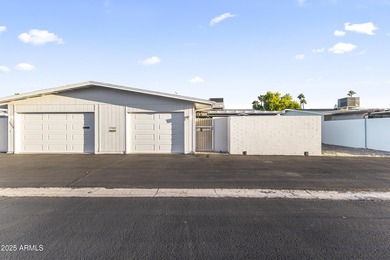 This beautifully maintained 2-bedroom, 2-bath home in Sun City on Sun City-Willow Creek / Willow Brook  in Arizona - for sale on GolfHomes.com, golf home, golf lot