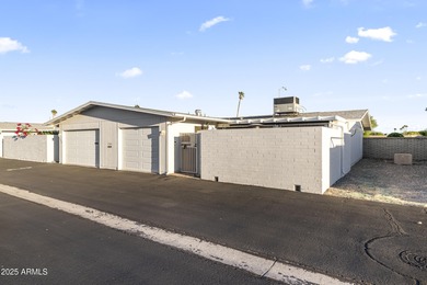 This beautifully maintained 2-bedroom, 2-bath home in Sun City on Sun City-Willow Creek / Willow Brook  in Arizona - for sale on GolfHomes.com, golf home, golf lot