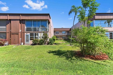 Enjoy the comfort & style of this move-in ready, first-floor on Kings Point Golf -Flanders Way in Florida - for sale on GolfHomes.com, golf home, golf lot