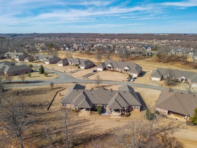 Beautifully maintained townhome nestled in a quiet golf course on Greystone Country Club in Arkansas - for sale on GolfHomes.com, golf home, golf lot