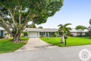 Fabulous Little Club. Best deal in Northern PBC Golf, tennis on Riverbend Golf Club in Florida - for sale on GolfHomes.com, golf home, golf lot