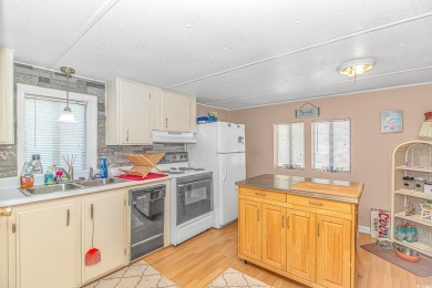 Do you want to live on VACATION full time or have a fabulous on Prestwick Country Club in South Carolina - for sale on GolfHomes.com, golf home, golf lot