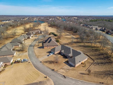 Beautifully maintained townhome nestled in a quiet golf course on Greystone Country Club in Arkansas - for sale on GolfHomes.com, golf home, golf lot