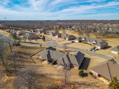 Beautifully maintained townhome nestled in a quiet golf course on Greystone Country Club in Arkansas - for sale on GolfHomes.com, golf home, golf lot
