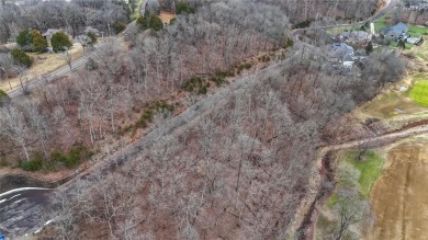 Wooded 3 acre lot located in the gated Paradise Valley East on Paradise Valley Country Club in Missouri - for sale on GolfHomes.com, golf home, golf lot