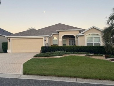 Come live the lifestyle in this beautiful 3 bedroom 2 bath on Glenview Championship Golf and Country Club in Florida - for sale on GolfHomes.com, golf home, golf lot