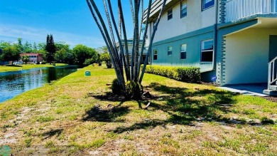 Welcome to this charming 2 bedrooms and 2 full bathrooms. first on Kings Point Golf -Flanders Way in Florida - for sale on GolfHomes.com, golf home, golf lot