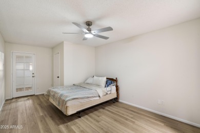 Beautifully maintained 2bed+ a den/2bath home offering 1805sqft on Cottonwood Country Club in Arizona - for sale on GolfHomes.com, golf home, golf lot