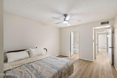 Beautifully maintained 2bed+ a den/2bath home offering 1805sqft on Cottonwood Country Club in Arizona - for sale on GolfHomes.com, golf home, golf lot