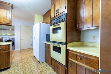 Great value on this brick ranch in the established Camelot on Dogwood Trace Golf Course in Virginia - for sale on GolfHomes.com, golf home, golf lot