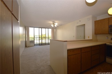 Pearl Regency in Aiea! A convenient 1 bedroom 1 bath pet on Pearl Country Club in Hawaii - for sale on GolfHomes.com, golf home, golf lot