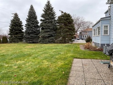 New price! Open House Sunday, April 14th 2-4pm. Home items have on Wyandotte Shores Golf Course in Michigan - for sale on GolfHomes.com, golf home, golf lot