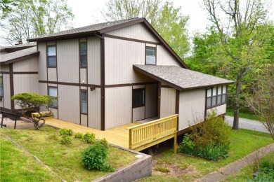 Move-In Ready 2 Bed, 2 Bath Townhouse - Prime Location with on Holiday Island Executive Golf Course in Arkansas - for sale on GolfHomes.com, golf home, golf lot