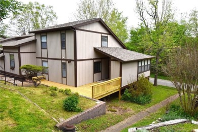 Move-In Ready 2 Bed, 2 Bath Townhouse - Prime Location with on Holiday Island Executive Golf Course in Arkansas - for sale on GolfHomes.com, golf home, golf lot
