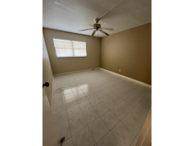 Luxurious ground floor 2/2 updated/renovated unit in Tuscany F on Kings Point Golf -Flanders Way in Florida - for sale on GolfHomes.com, golf home, golf lot