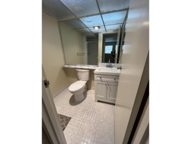 Luxurious ground floor 2/2 updated/renovated unit in Tuscany F on Kings Point Golf -Flanders Way in Florida - for sale on GolfHomes.com, golf home, golf lot