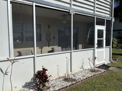 Luxurious ground floor 2/2 updated/renovated unit in Tuscany F on Kings Point Golf -Flanders Way in Florida - for sale on GolfHomes.com, golf home, golf lot