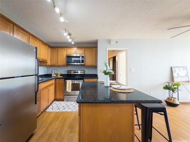 Very well-priced high-floor 1-bedroom, 1-bath residence at Pearl on Pearl Country Club in Hawaii - for sale on GolfHomes.com, golf home, golf lot