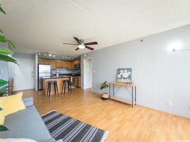 Very well-priced high-floor 1-bedroom, 1-bath residence at Pearl on Pearl Country Club in Hawaii - for sale on GolfHomes.com, golf home, golf lot