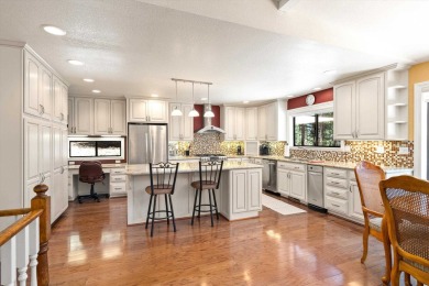 Exceptional Lakeview Retreat in Lake Almanor Country Club - A on Lake Almanor Country Club in California - for sale on GolfHomes.com, golf home, golf lot