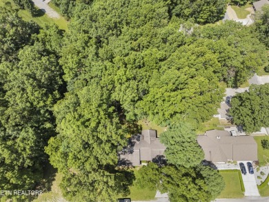 Charming 3 bed, 2.5 bath home in Fairfield Glade with 1,950 sq on Druid Hills Golf Club in Tennessee - for sale on GolfHomes.com, golf home, golf lot