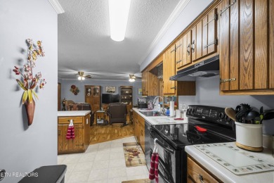 Charming 3 bed, 2.5 bath home in Fairfield Glade with 1,950 sq on Druid Hills Golf Club in Tennessee - for sale on GolfHomes.com, golf home, golf lot