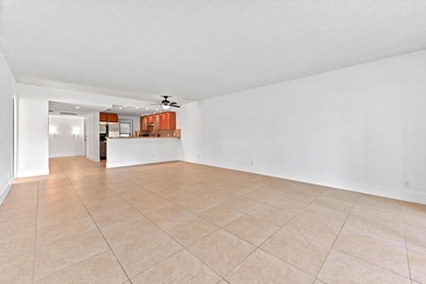 Beautiful & spacious 3/2 corner ground-floor unit (1,390 SF) on Palm-Aire Country Club and Resort - Palms in Florida - for sale on GolfHomes.com, golf home, golf lot
