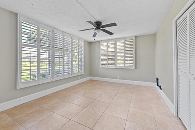 Beautiful & spacious 3/2 corner ground-floor unit (1,390 SF) on Palm-Aire Country Club and Resort - Palms in Florida - for sale on GolfHomes.com, golf home, golf lot