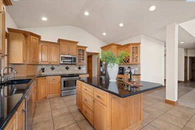 MLS# 290566  Preferred lender offering up to $2500 upon approval on Horn Rapids Golf Club in Washington - for sale on GolfHomes.com, golf home, golf lot