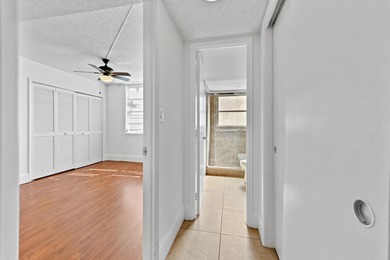 Beautiful & spacious 3/2 corner ground-floor unit (1,390 SF) on Palm-Aire Country Club and Resort - Palms in Florida - for sale on GolfHomes.com, golf home, golf lot