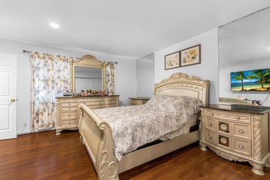 Bright 3/2 corner condo offering golf course living in Inverrary on Inverrary Country Club in Florida - for sale on GolfHomes.com, golf home, golf lot