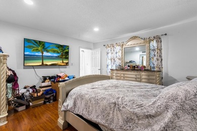 Bright 3/2 corner condo offering golf course living in Inverrary on Inverrary Country Club in Florida - for sale on GolfHomes.com, golf home, golf lot