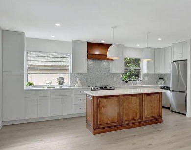 Beautifully updated condo in the heart of Kings Point! The on Kings Point Golf -Flanders Way in Florida - for sale on GolfHomes.com, golf home, golf lot