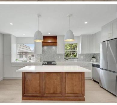 Beautifully updated condo in the heart of Kings Point! The on Kings Point Golf -Flanders Way in Florida - for sale on GolfHomes.com, golf home, golf lot