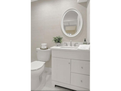Beautifully updated condo in the heart of Kings Point! The on Kings Point Golf -Flanders Way in Florida - for sale on GolfHomes.com, golf home, golf lot