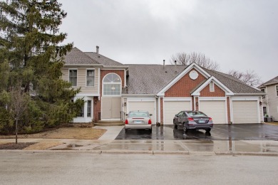 Fox Run Subdivision First Floor ranch featuring 2 bedrooms and 2 on Fox Run Golf Links in Illinois - for sale on GolfHomes.com, golf home, golf lot