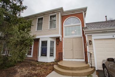 Fox Run Subdivision First Floor ranch featuring 2 bedrooms and 2 on Fox Run Golf Links in Illinois - for sale on GolfHomes.com, golf home, golf lot