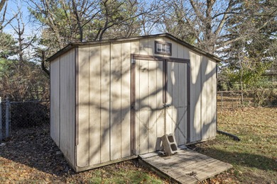 Welcome to this inviting single story home at 1980 E Smith in on Bill and Payne Stewart Golf Course  in Missouri - for sale on GolfHomes.com, golf home, golf lot