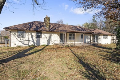 Welcome to this inviting single story home at 1980 E Smith in on Bill and Payne Stewart Golf Course  in Missouri - for sale on GolfHomes.com, golf home, golf lot