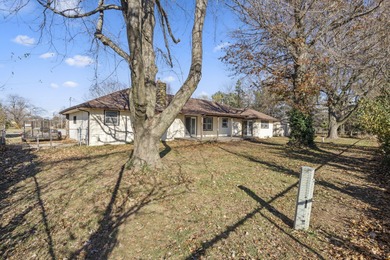 Welcome to this inviting single story home at 1980 E Smith in on Bill and Payne Stewart Golf Course  in Missouri - for sale on GolfHomes.com, golf home, golf lot