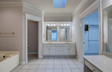 Gorgeous Home in the Lawrence Addition of Maumelle, nestled on on Maumelle Golf and Country Club in Arkansas - for sale on GolfHomes.com, golf home, golf lot