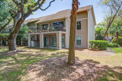This 1-bedroom, 2-bathroom upper level unit is the perfect on The Seabrook Island Club in South Carolina - for sale on GolfHomes.com, golf home, golf lot