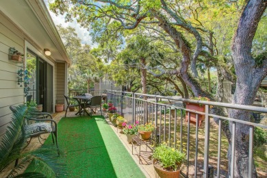 This 1-bedroom, 2-bathroom upper level unit is the perfect on The Seabrook Island Club in South Carolina - for sale on GolfHomes.com, golf home, golf lot